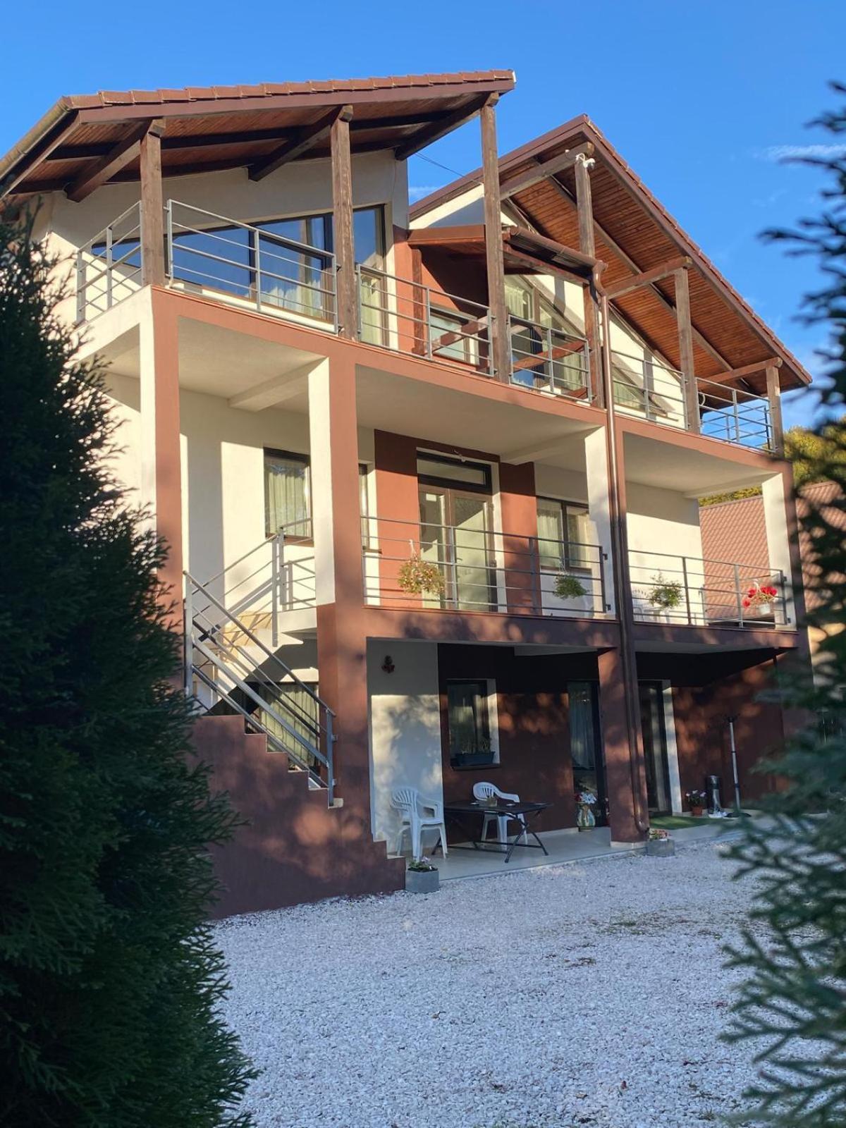 Vila Emma Rîşnov Esterno foto